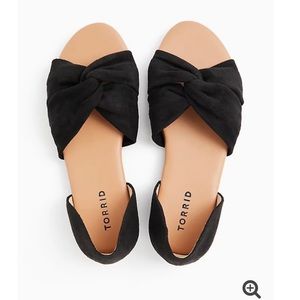 Twist Black Flats 7W